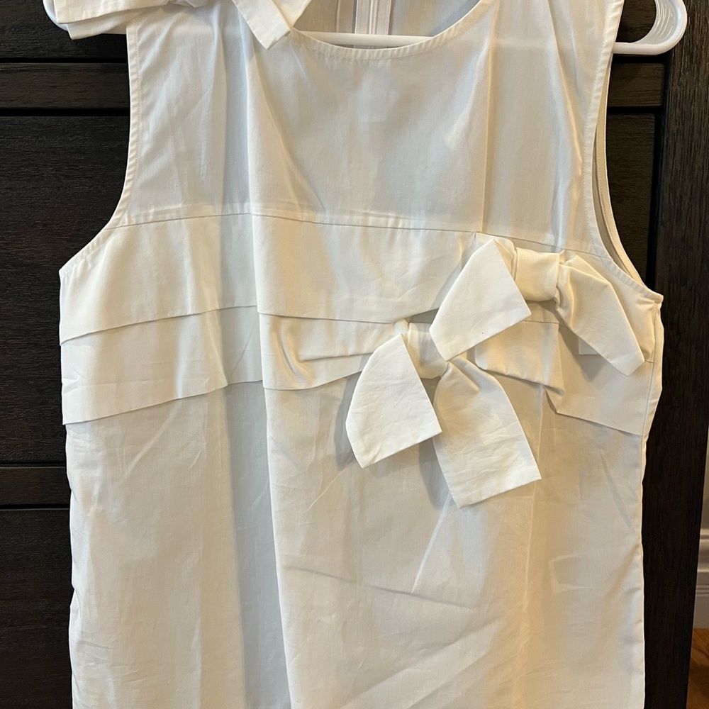 Banana Republic White Sleeveless Blouse with Tie Front and Peter Pan Collar